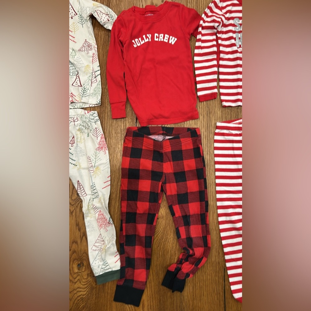 Kids Holiday Christmas Pajama Sets - 4 sets of all 5T - Picture 3 of 5